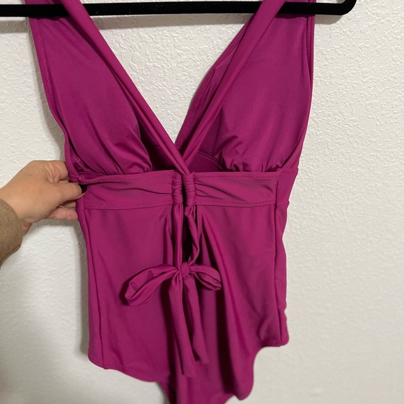 Old Navy size large swimsuit, new without tags - Picture 5 of 5